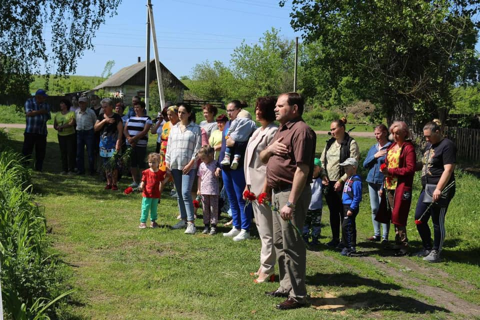Меморіальна дошка в Новгород-Сіверській громаді в пам’ять про Олександра Черненка