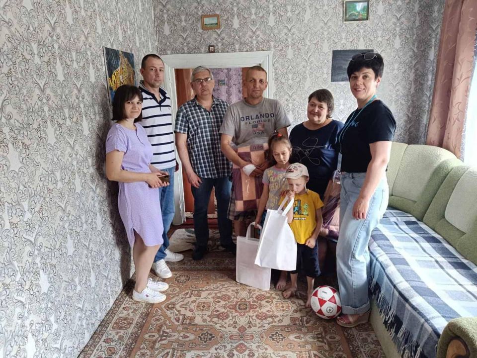 Діти-сироти, діти позбавлені батьківського піклування отримали подарунки до Міжнародного дня захисту дітей