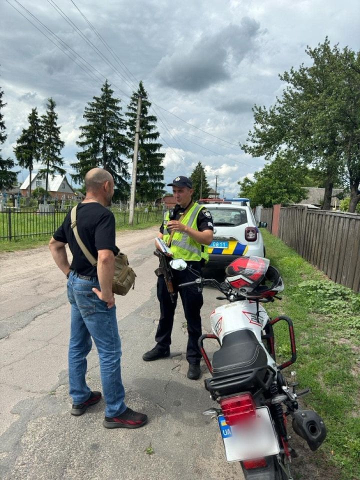 Профілактична робота поліції з підвищення безпеки на дорогах на Новгород-Сіверщині