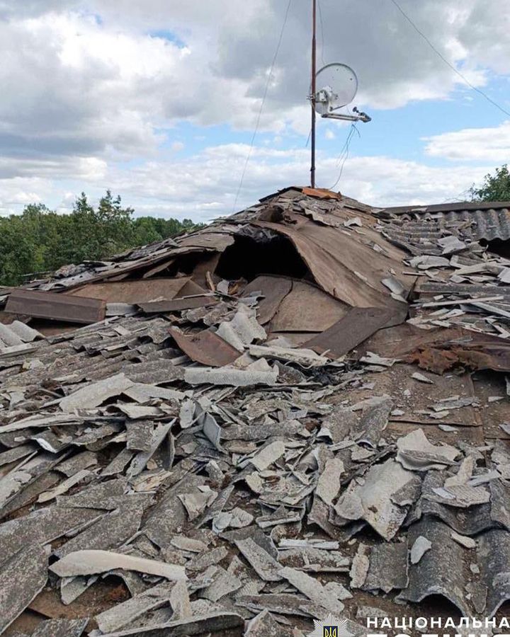Російські війська атакували житлові будинки та інфраструктуру на Чернігівщині: поліція фіксує наслідки