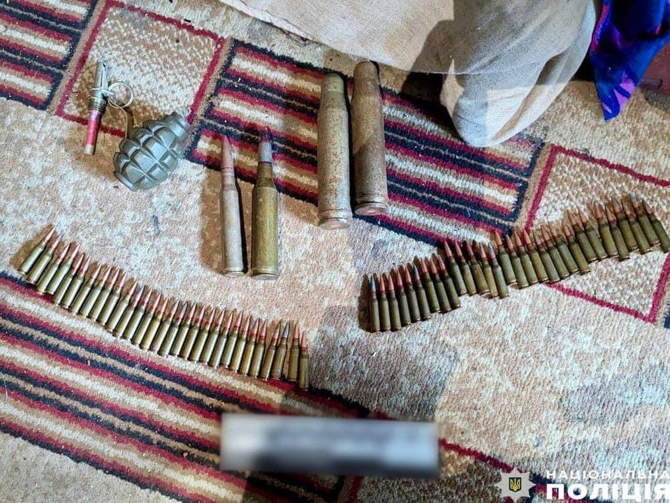 Поліція Новгород-Сіверського викрила незаконне зберігання боєприпасів