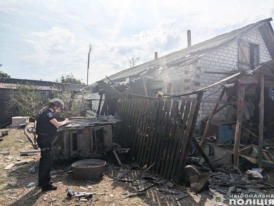 Росіяни обстріляли цивільні будинки на Новгород-Сіверщині