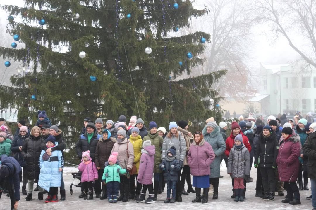 У громаді вирішили не встановлювати новорічні ялинки, але діятиме резиденція Святого Миколая