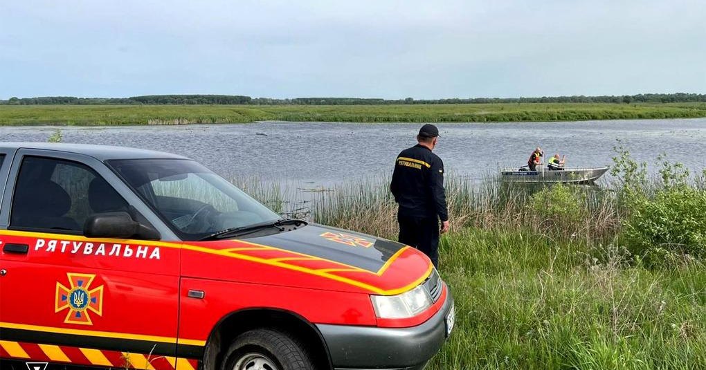 На Новгород-Сіверщині потонули двоє чоловіків: один в озері Харчиха, інший в Десні