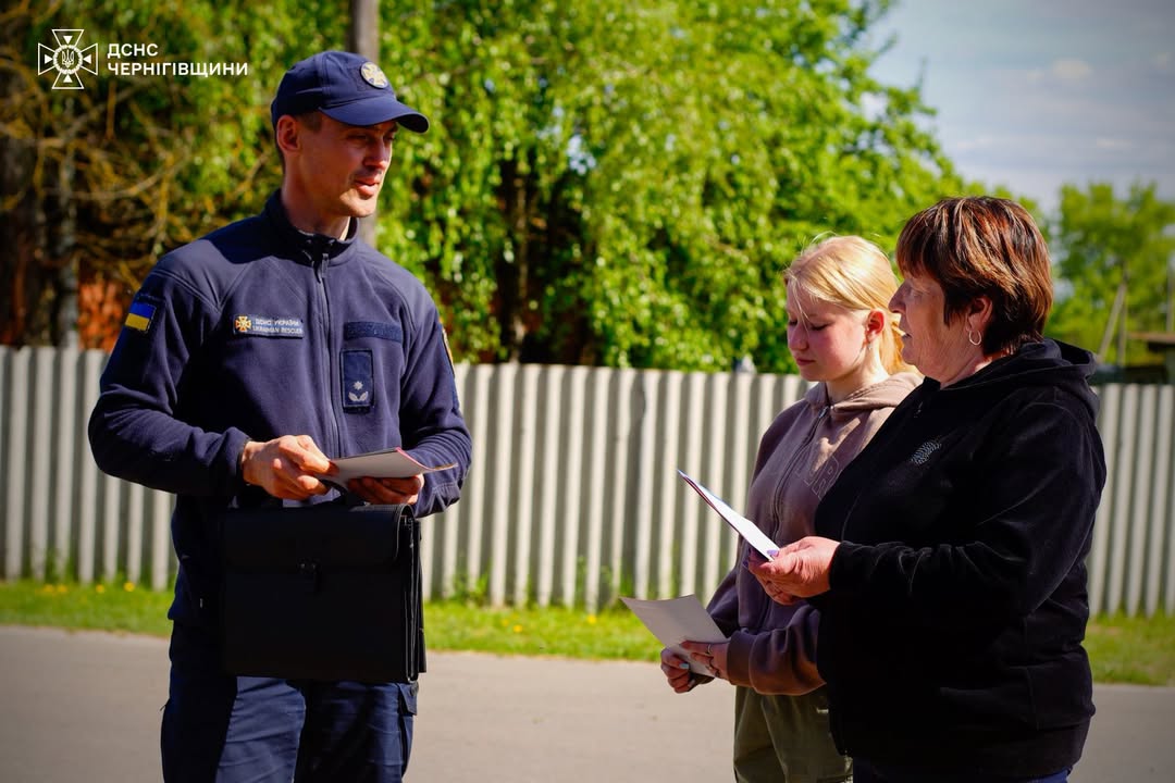 Рятувальники Новгород-Сіверщини сьогодні провели інформаційний рейд серед населення району