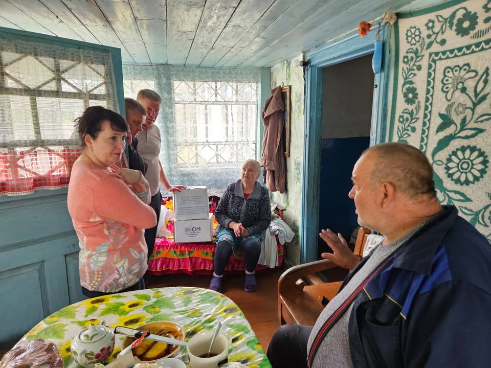Людмила Ткаченко провела зустріч з мешканцями села Блистова: освіта, дороги та допомога переселенцям