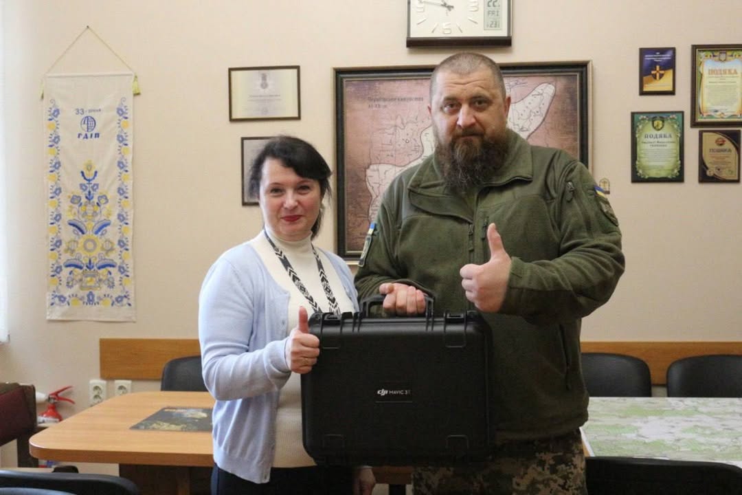Новгород-Сіверська громада передала прикордонникам сучасний квадракоптер
