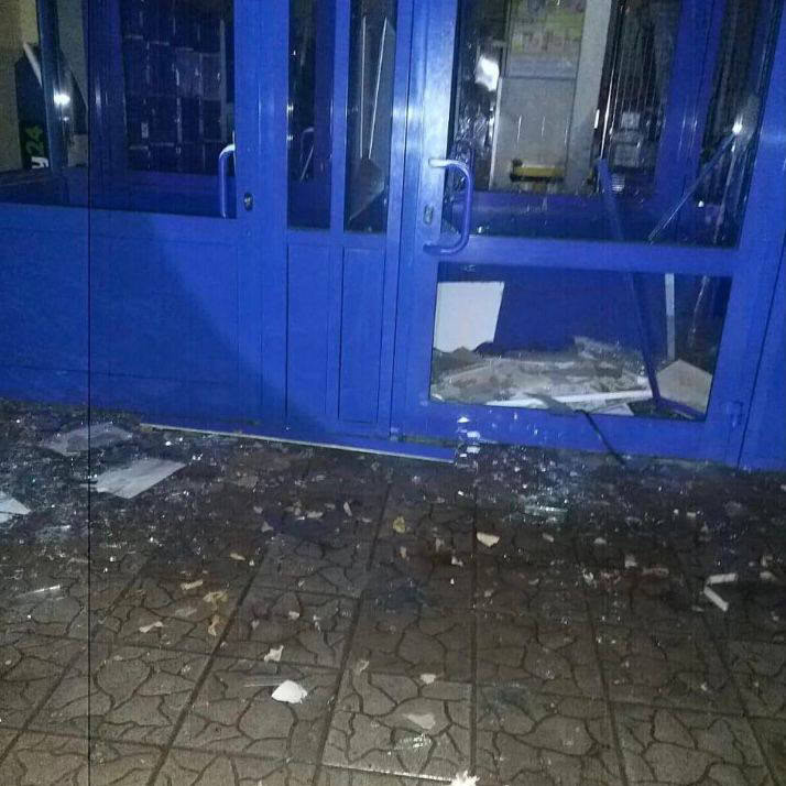 Ворог вдарив по центру Новгорода-Сіверського: пошкоджено адмінбудівлі та бізнес