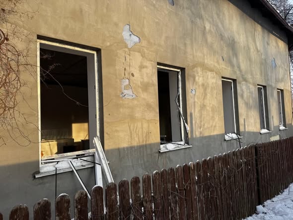 У центрі Новгорода-Сіверського через атаку БпЛА поранені троє людей
