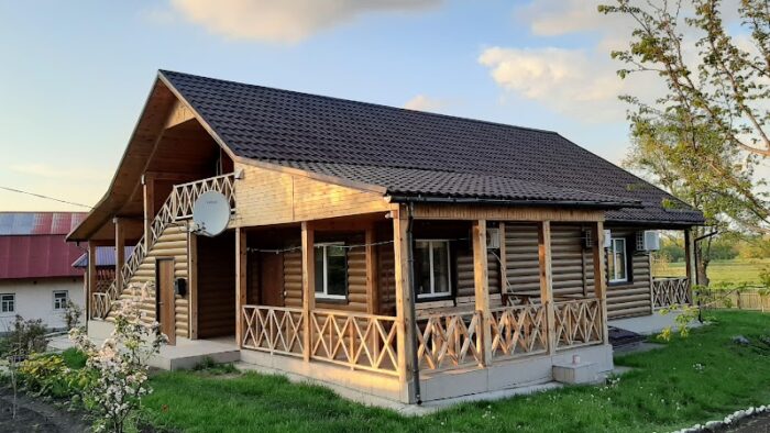 Guest house on Gertsena — Готелі у Новгороді-Сіверському