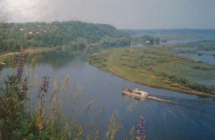 ІСТОРИЧНІ ЗАМАЛЬОВКИ.  ДЕСНА: вантажна, пасажирська і…тиха