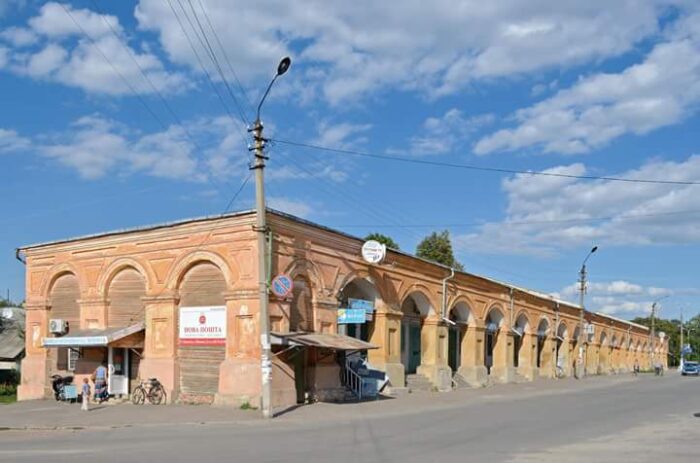 Торгові ряди, східний корпус — Туристичні місця у Новгороді-Сіверському