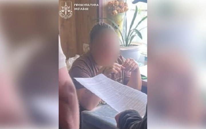 21-річну жительку Новгород-Сіверщини підозрюють у привласненні майже 9 мільйонів гривень родичів