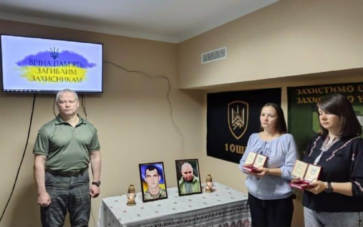 Родинам полеглих бійців передали державні нагороди у Новгороді-Сіверському