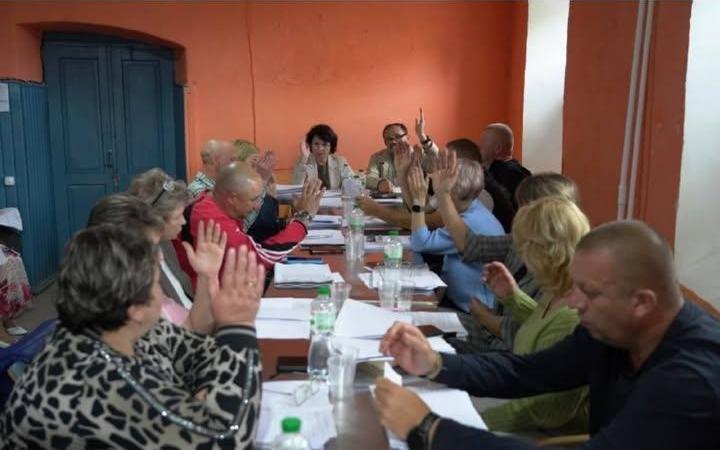 Депутати ухвалили рішення щодо перейменування вулиць і фінансових планів у Новгород-Сіверській громаді