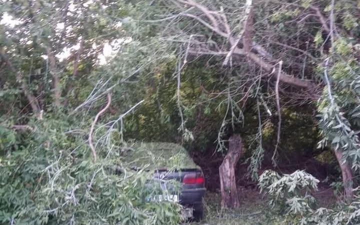 Ворожий БпЛА пошкодив припарковане авто у Новгород-Сіверській громаді