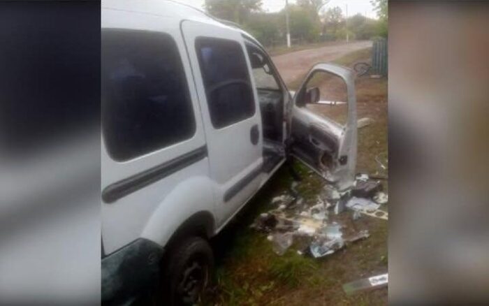 У Смячі ворожий БпЛА пошкодив авто місцевого мешканця