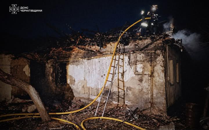 У Новгороді-Сіверському внаслідок удару безпілотника травмовано чотирьох людей